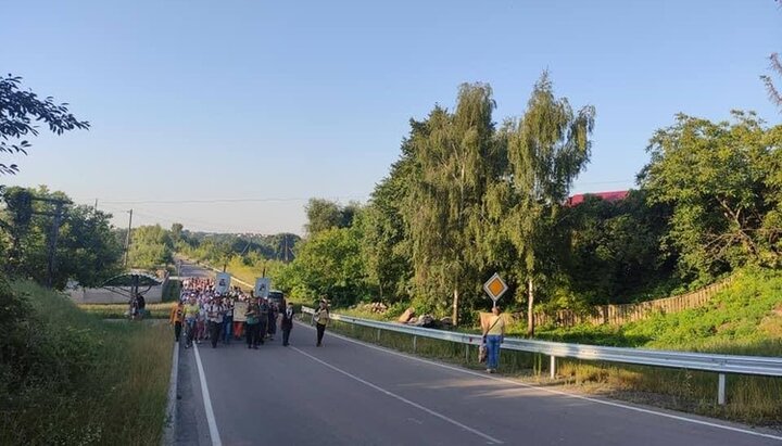 Крестный ход УПЦ из Здолбунова в Почаев. Фото: СПЖ