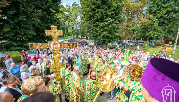 Блаженнейший Онуфрий возглавил богослужение в Пуще-Водице. Фото: news.church.ua.