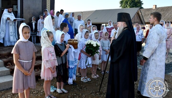 Освящение храма в Бронице совершил архиепископ Нафанаил. Фото: pravoslavna.volyn.ua