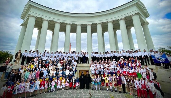 Участники флешмоба в честь Международного дня мира в Одессе. Фото: facebook-страница игумении Серафимы (Шевчик)