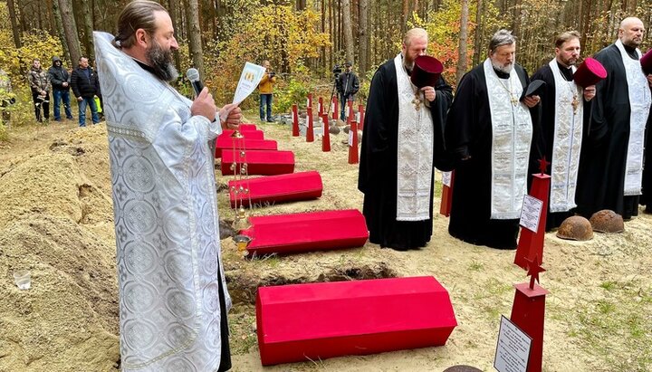 Перепоховання воїнів, які звільняли Ковель у 1944 році. Фото: Володимир-Волинська єпархія