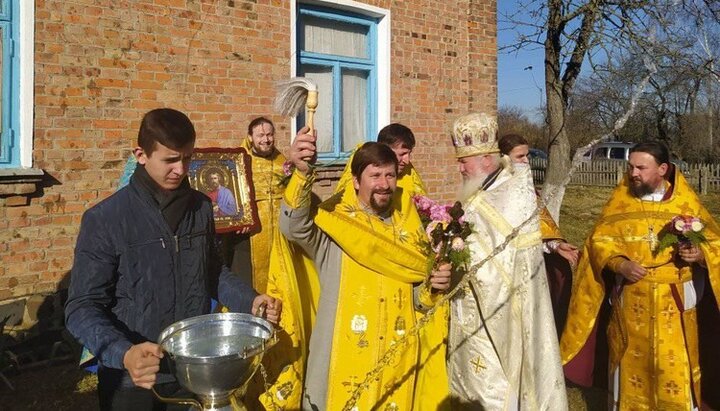 Престольний день гнаної громади УПЦ в селі Доросині. Фото: pravoslavna.volyn.ua