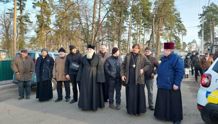 Конфликт в пгт. Клавдиево-Тарасово между УПЦ КП И ПЦУ. Фото: Facebook-страница УПЦ КП