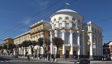 Vinnytsia parishioners сome out to prevent seizure of churches