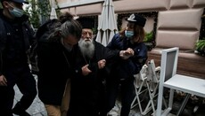 Police detain a cleric in Athens for shouting, 