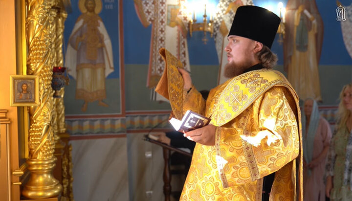 Архидиакон Анатолий (Чирченко) в программе «Тайны богослужения». Фото: скриншот видео YouTube-канала УПЦ.