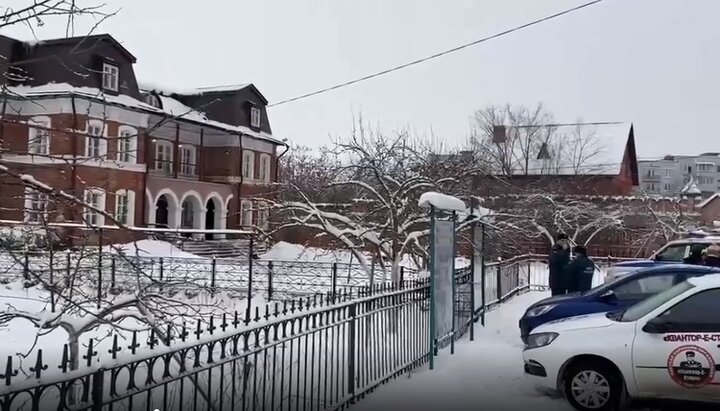 Так выглядит монастырь в Серпухове, где взорвалась бомба. Фото: скриншот видео РБК