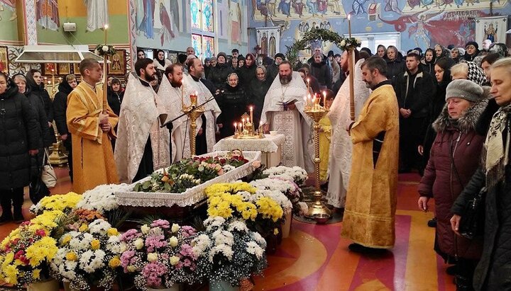 Відспівування стариці Людмили в храмі УПЦ у Ковелі. Фото: сторінка Володимир-Волинської єпархії у Facebook