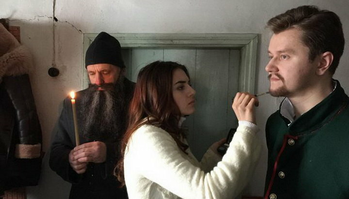 Priest Nazariy Davydovsky on the set of a film about the composer Leontovych. Photo: vinnitsa.info