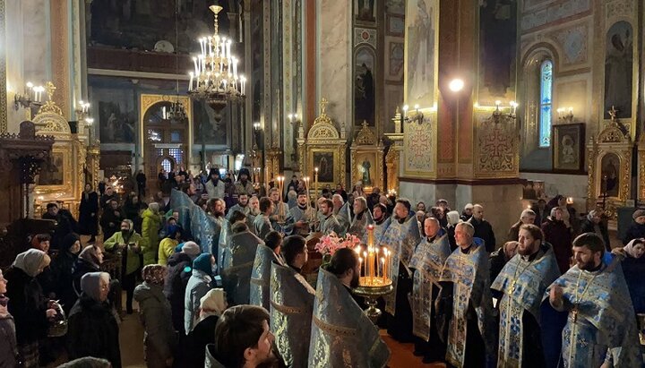 В Одеській єпархії УПЦ звершують цілодобові молебні про мир в Україні