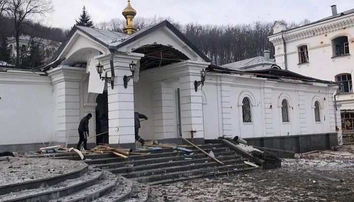 Последствия обстрела Святогорской лавры. Фото: t.me/s/alwian