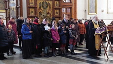 Святогірська лавра після обстрілу: Молимось, помагаємо біженцям, ремонтуємо