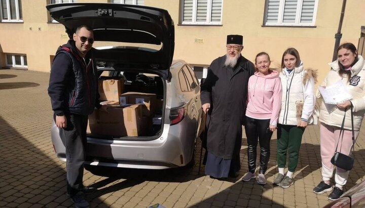 Polish Primate hands over humanitarian aid to Kharkiv Eparchy of UOC