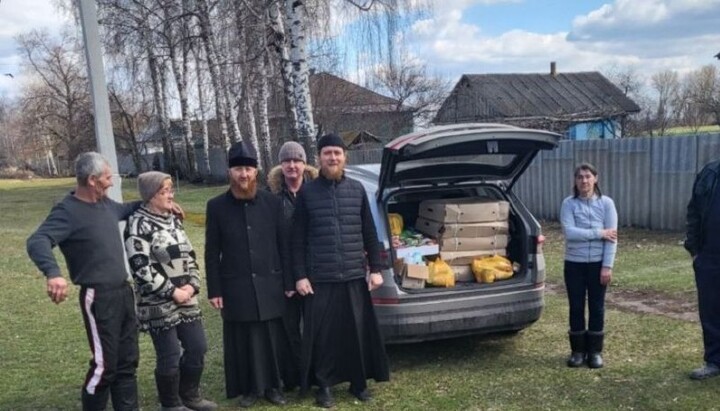 Гуманитарная помощь для жителей сел, наиболее пострадавших от военных действий. Фото: пресс-служба Нежинской епархии