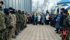 У Мережі розповіли про участь радикалів у захопленні храму УПЦ в Михальчі