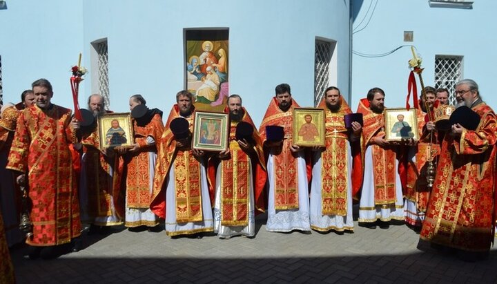 В николаевском кафедральном соборе Рождества Пресвятой Богородицы молитвенно почтили 100-летие со дня гибели новомучеников Васильевских. Фото: eparhia.mk.ua