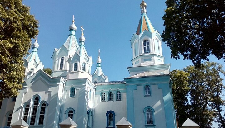 Община Свято-Успенского храма в Глинске подтвердила верность УПЦ. Фото: rivne.church.ua