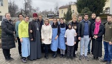 У Дніпрі при Володимирському храмі годують військових і біженців