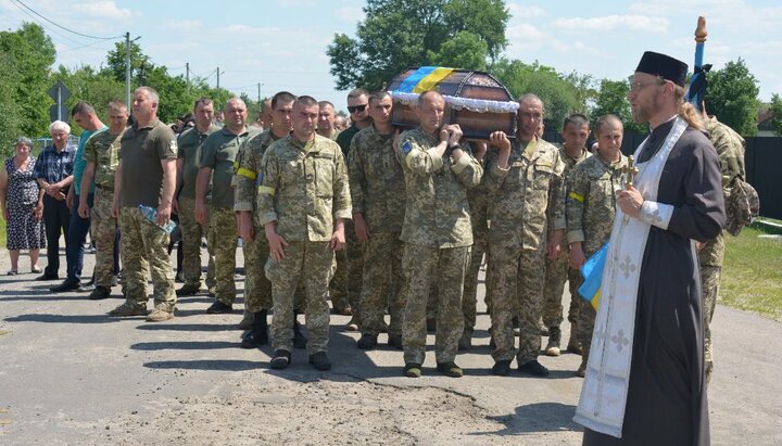 У Мукачівській та Волинській єпархіях відспівали воїнів