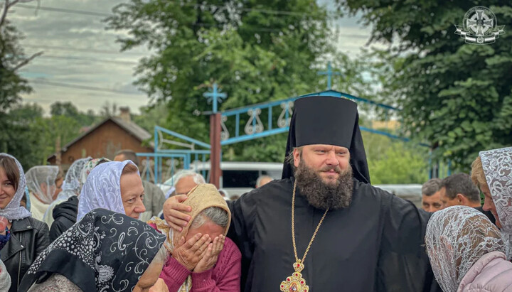 Епископ Пимен поддержал прихожан храма в Хорове. Фото: пресс-служба Ровенской епархии