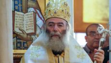 Pat Theodore presented Athenagoras Award for defending Fanar’s prerogatives