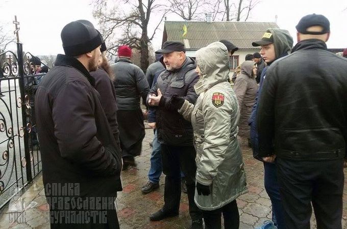 Head of the Right Sector in Rivne Region Threatens to Seize all the UOC Churches in Dubno District