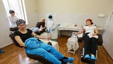 В Запорожье известные спортсмены сдали кровь для онкобольных детей