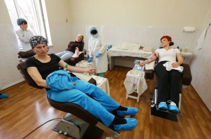 У Запоріжжі відомі спортсмени здали кров для онкохворих дітей