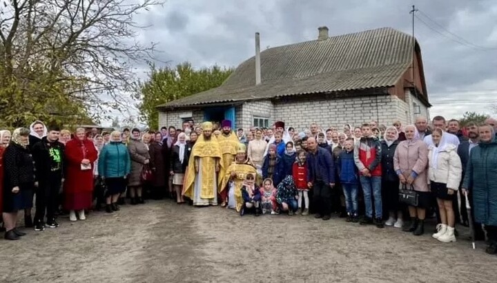 Верующие и гости прихода Украинской Православной Церкви в честь апостола и евангелиста Иоанна Богослова в Скулине. Фото: пресс-служба Владимир-Волынской епархии УПЦ