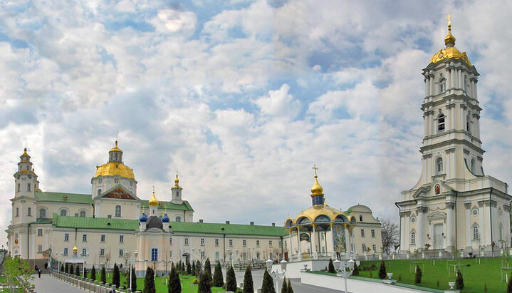 National Police and SBU inspect Pochaiv Lavra