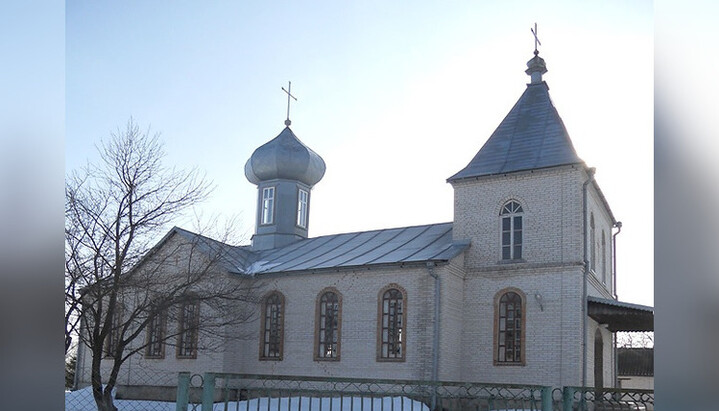 Зрізали замок, побили диякона: ПЦУшники хотіли захопити храм у Дем'янцях