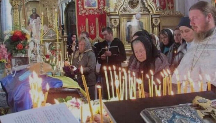 Відспівування загиблого воїна в Корці. Фото: пресслужба Рівненської єпархії