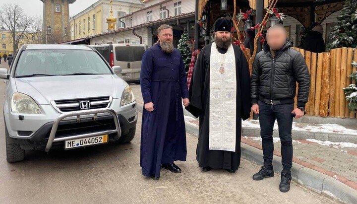 Приобретенный Ровенской епархией автомобиль для ВСУ. Фото: rivne.church.ua