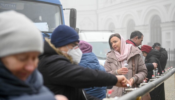 Посетители «службы» Думенко в Киево-Печерской лавре 19 января 2023 года. Фото: pomisna.info