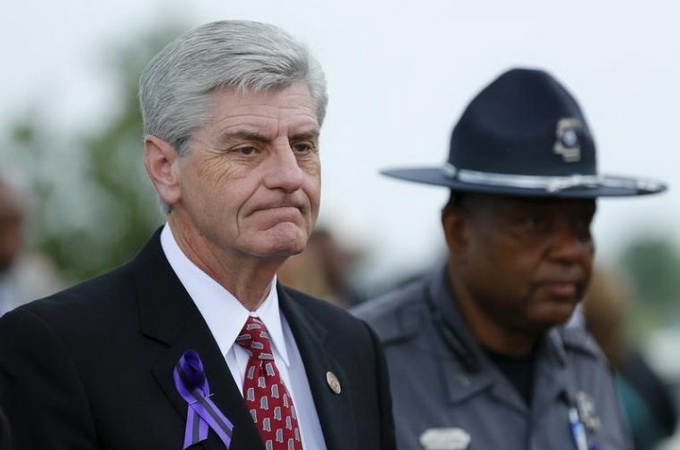 Mississippi Governor Signs Law Allowing Armed Church Security