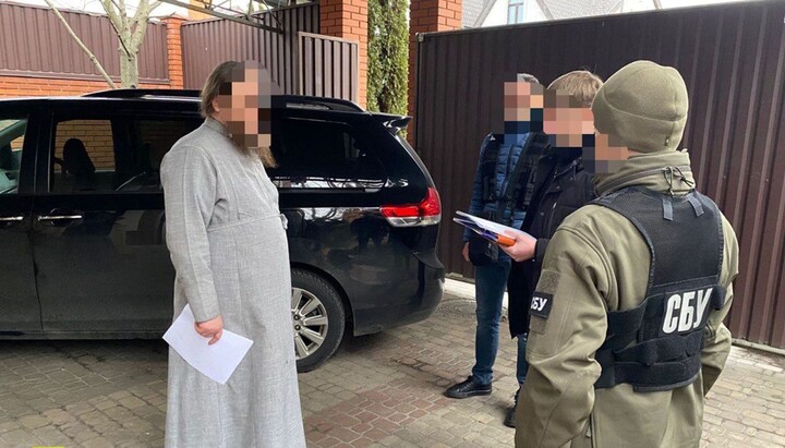 Presentation of suspicion to Metropolitan Theodosy of Cherkasy. Photo: ssu.gov.ua