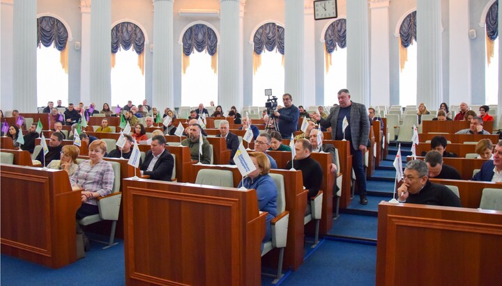 Sesiunea consiliului regional din Cerkasy. Imagine: oblradack.gov.ua