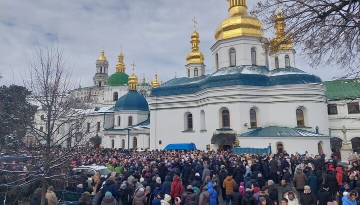 Богомольцы в Киево-Печерской лавре. Фото: Виктор Кушнир