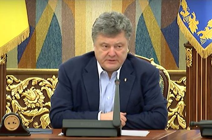 Порошенко демонстративно не замечает гонений на УПЦ