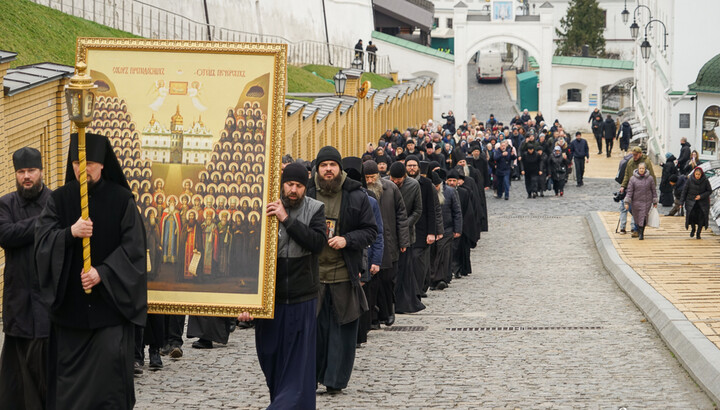 Obștea Lavrei Peșterilor de la Kiev. Imagine: lavra.ua