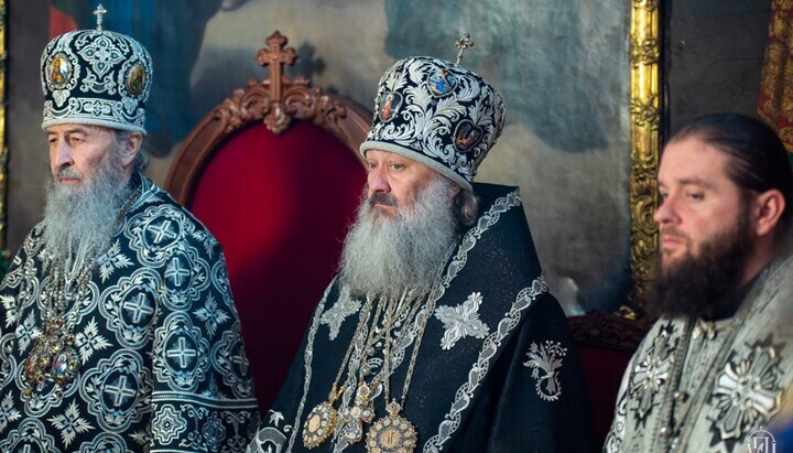 Metropolitan Pavel (pictured in the center) at a liturgy in the Lavra on the eve of his arrest. Photo: news.church.ua