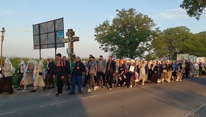 Крестный ход в Банченский монастырь. Фото: скриншот видео youtube.com/@manastirea-banceni