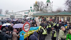 Мінкульт послабив для відвідувачів Нижньої лаври часові обмеження