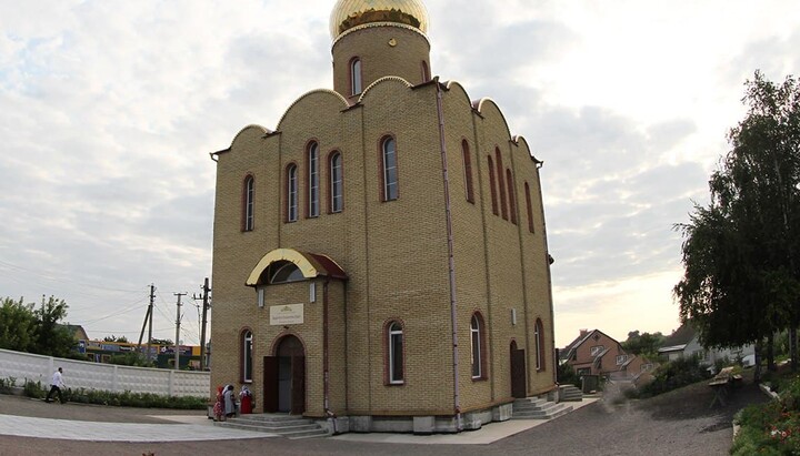 Свято-Варваринський храм у селищі Чорнобай Черкаської області. Фото: cherkasy.church.ua