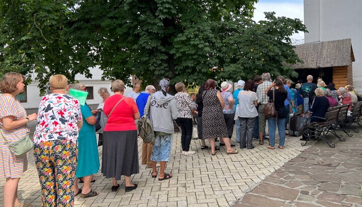 В УПЦ роздали гуманітарну допомогу для 100 сімей біженців