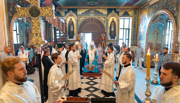 Богослужение в Киево-Печерской лавре в День Независимости Украины. Фото: news.church.ua