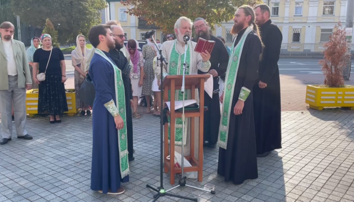 Prayer at the Kyiv-Pechersk Lavra. Photo: Telegram channel 