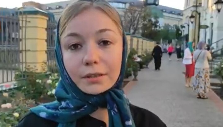 A UOC parishioner, Anna, calls on Orthodox believers to come and pray at the Kyiv-Pechersk Lavra. Photo: a video screenshot of kozakTv1”