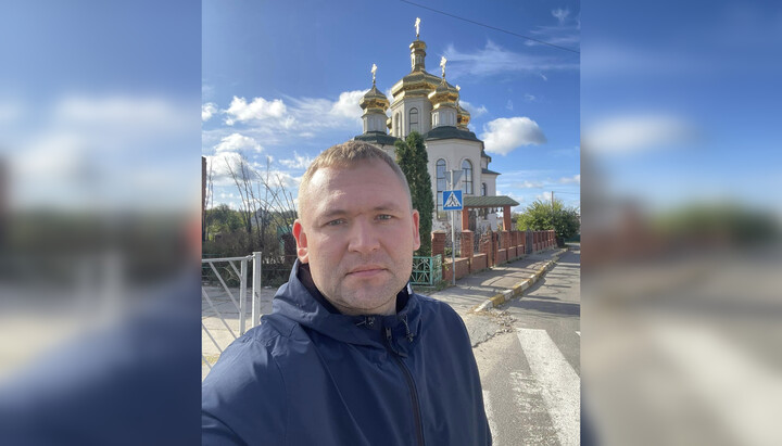 Anton Holovenko near St. George's Church of the UOC in Irpin. Photo: MP's Facebook page