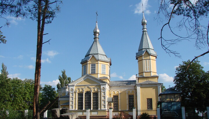 Храм УПЦ в Ирпене в честь Святой Троицы. Фото: upload.wikimedia.org